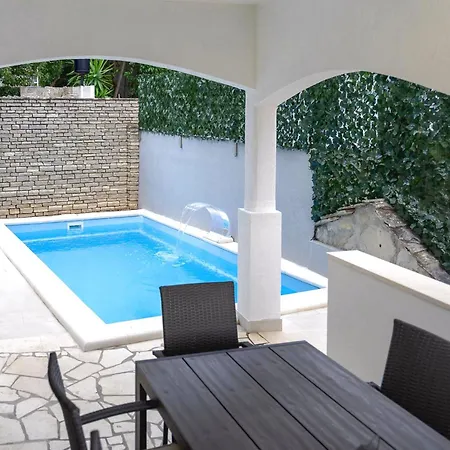 Charming Sea View House Pool Rogoznica Апартаменты *