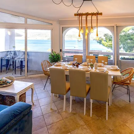 Charming Sea View House Pool Rogoznica Апартаменты *