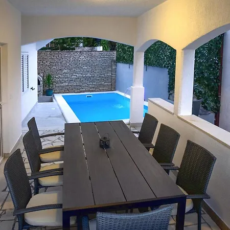 Charming Sea View House Pool Rogoznica Апартаменты Рогозница
